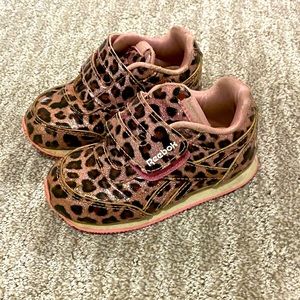 Toddler play shoes- play condition.